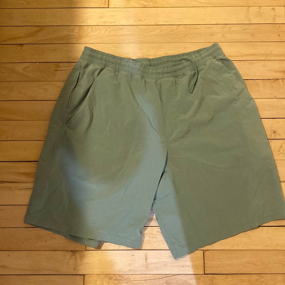 Men’s Lululemon shorts